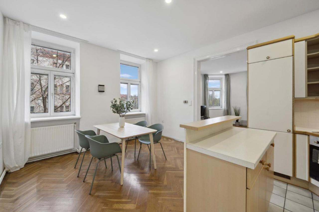 Big Spacious Central Apartment In Wien Exterior foto