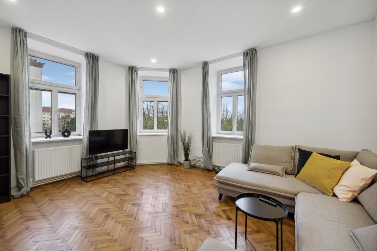 Big Spacious Central Apartment In Wien Exterior foto