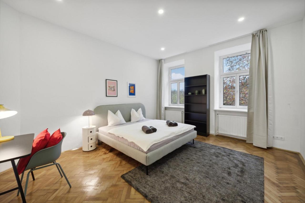 Big Spacious Central Apartment In Wien Exterior foto