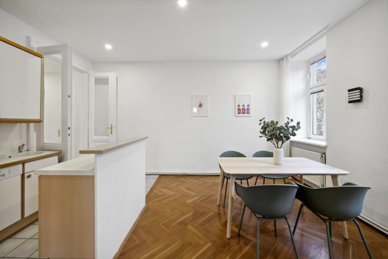 Big Spacious Central Apartment In Wien Exterior foto