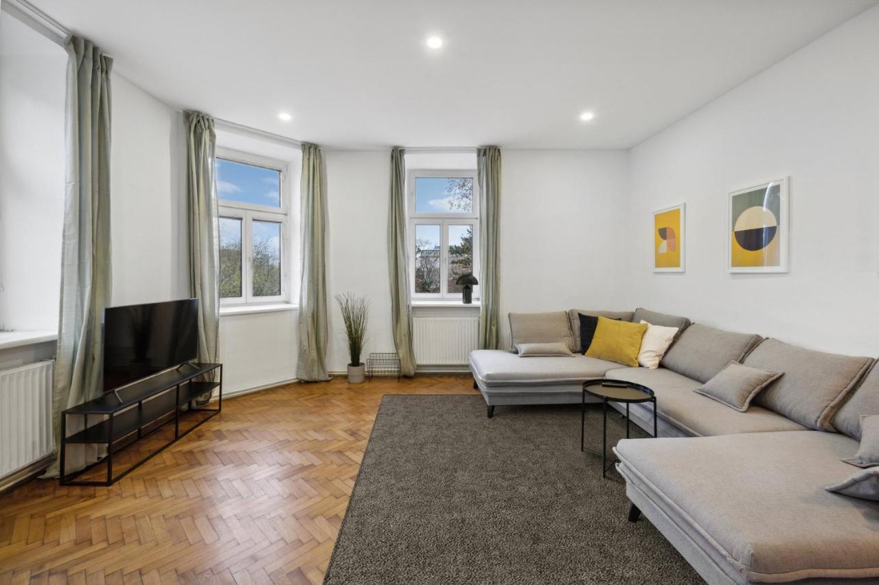 Big Spacious Central Apartment In Wien Exterior foto